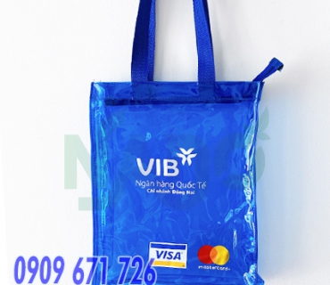 Sản xuất túi pvc màu xanh logo VIB